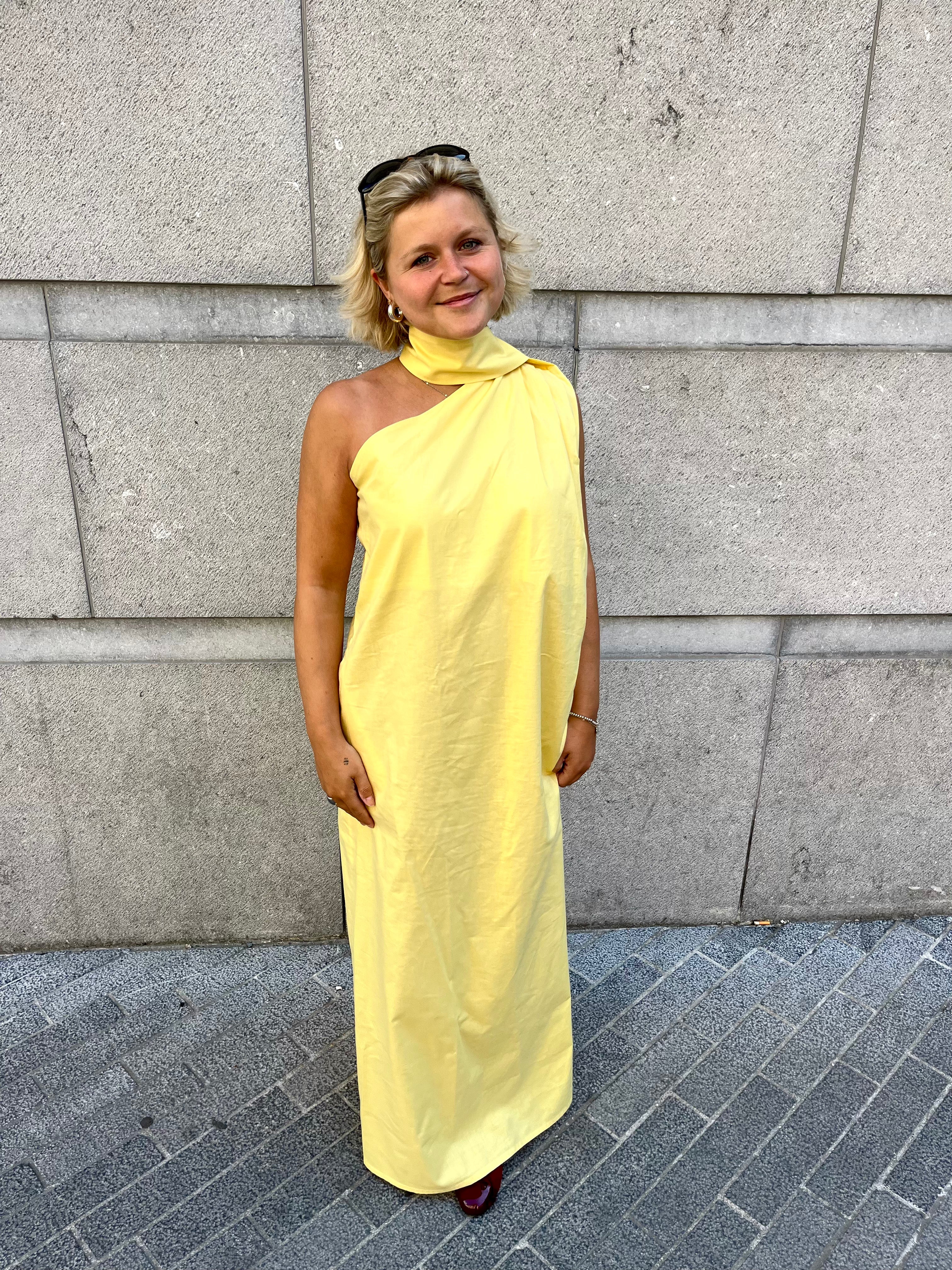 OFF-THE-SHOULDER DRESS BUTTER YELLOW