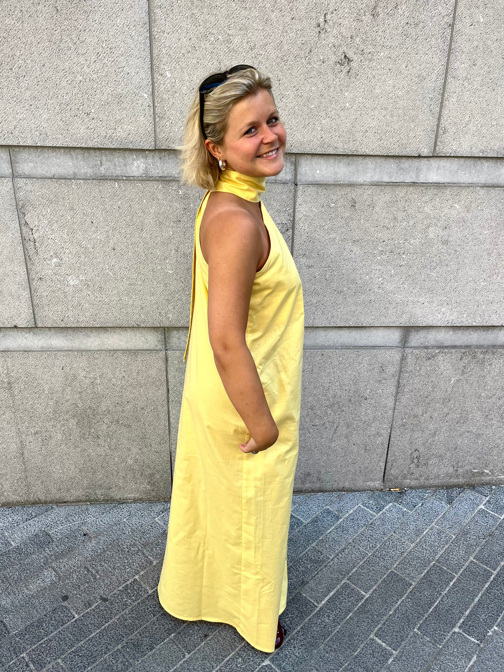 OFF-THE-SHOULDER DRESS BUTTER YELLOW