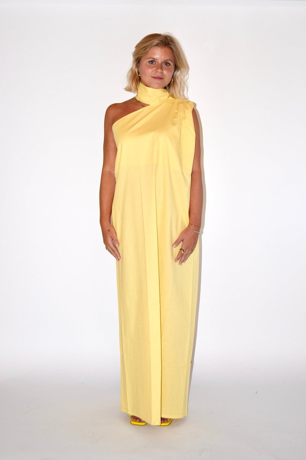 OFF - THE - SHOULDER DRESS BUTTER YELLOW - WHERE'ELS