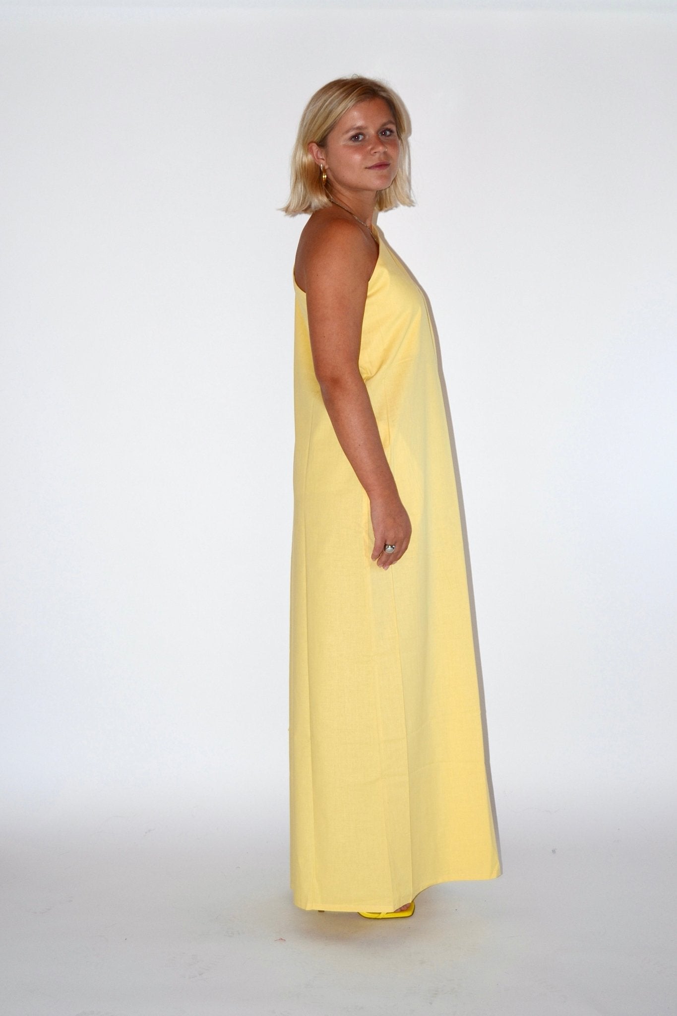 OFF - THE - SHOULDER DRESS BUTTER YELLOW - WHERE'ELS