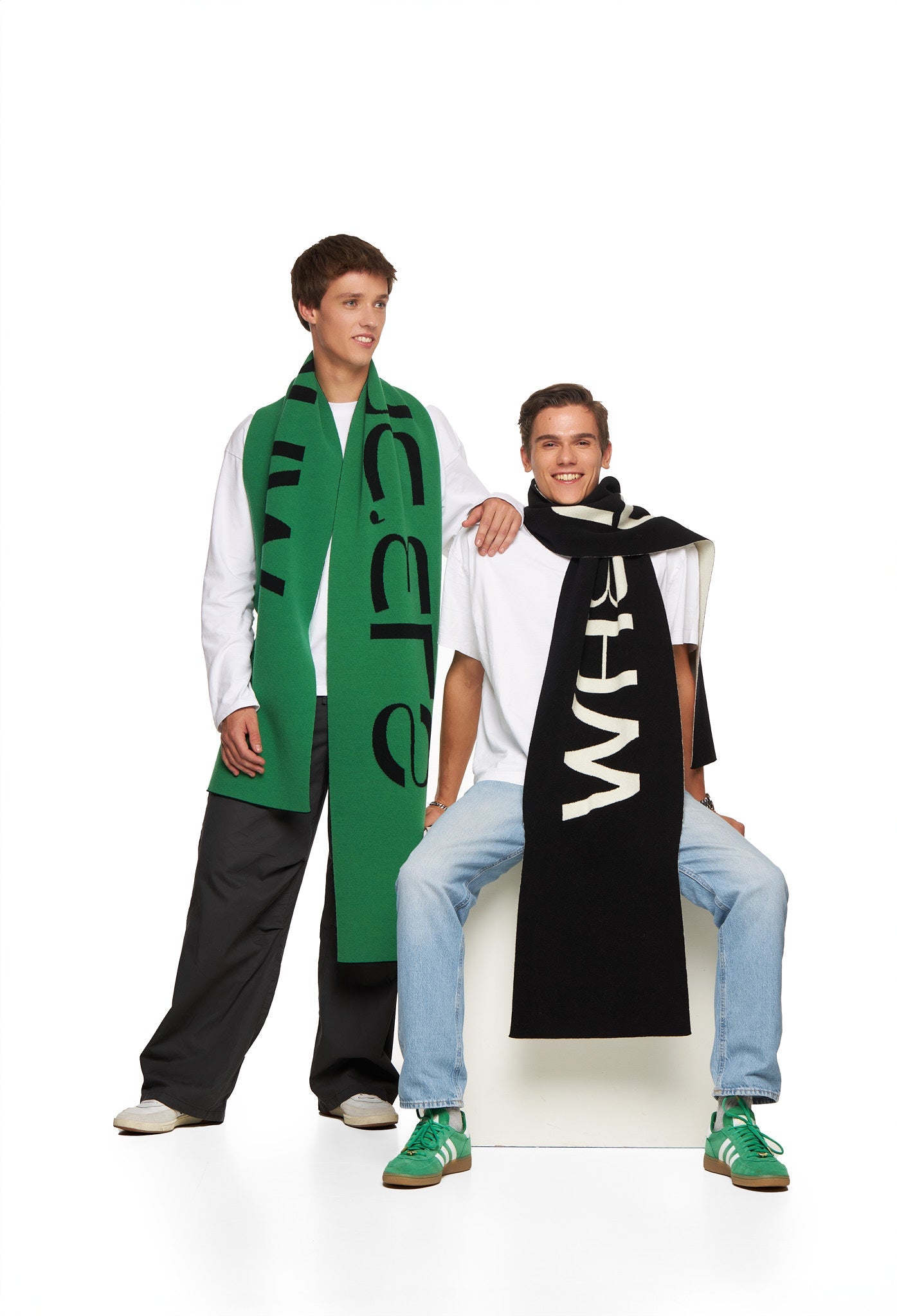 SCARF BLACK/GREEN - WHERE'ELS